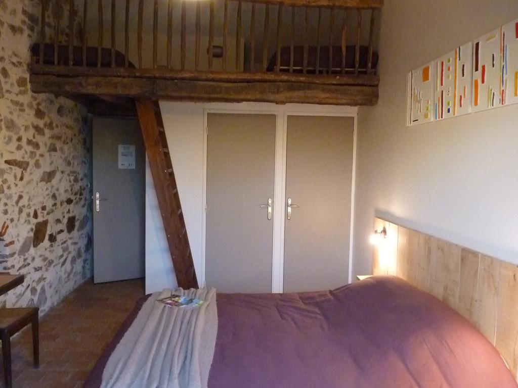 Chambres D'Hotes Le Chateau Rouge Saint-Germain-sur-Moine Екстериор снимка