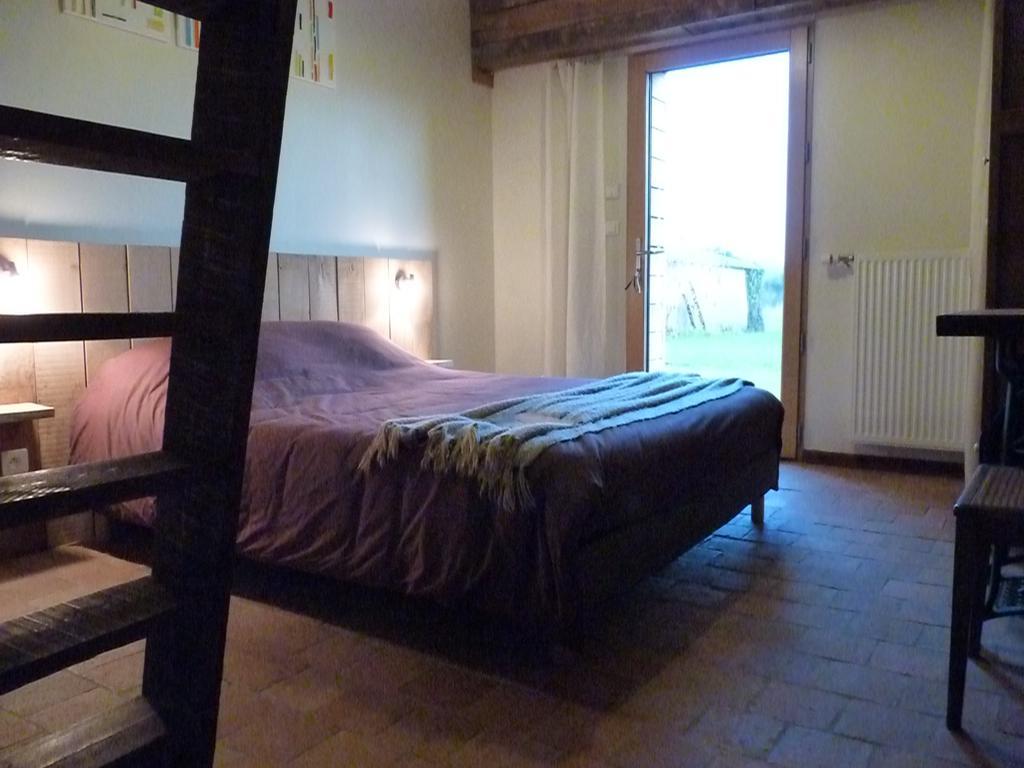 Chambres D'Hotes Le Chateau Rouge Saint-Germain-sur-Moine Екстериор снимка