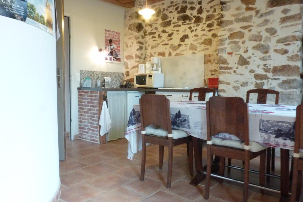 Chambres D'Hotes Le Chateau Rouge Saint-Germain-sur-Moine Екстериор снимка