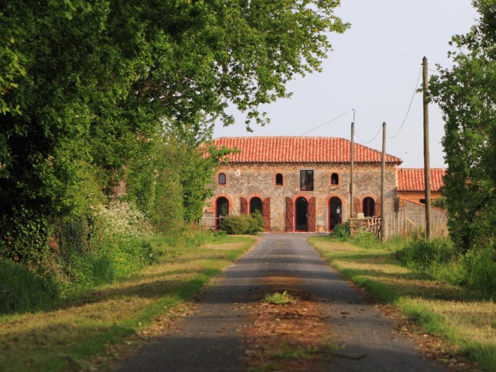 Chambres D'Hotes Le Chateau Rouge Saint-Germain-sur-Moine Екстериор снимка