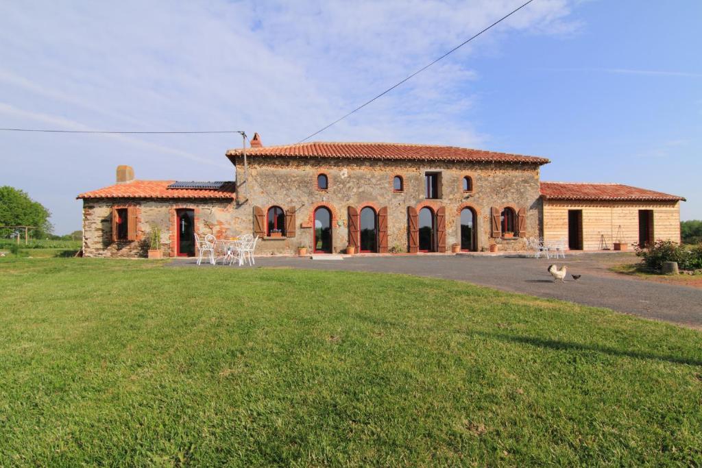 Chambres D'Hotes Le Chateau Rouge Saint-Germain-sur-Moine Екстериор снимка