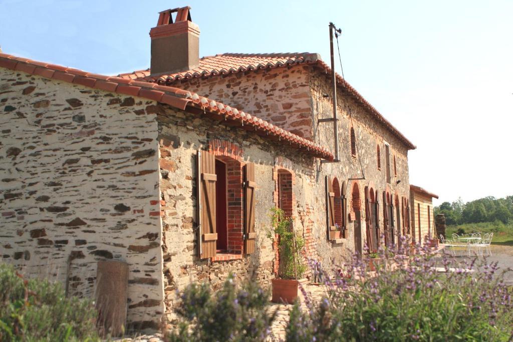 Chambres D'Hotes Le Chateau Rouge Saint-Germain-sur-Moine Екстериор снимка